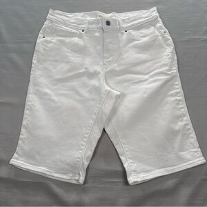 Levi’s Bermuda Jean Shorts Womens 31 White Floral Embroidery Stretch Jorts EUC